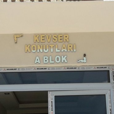 KAPI İSİMLİK YÖNLENDİRME TABELA İMALATI